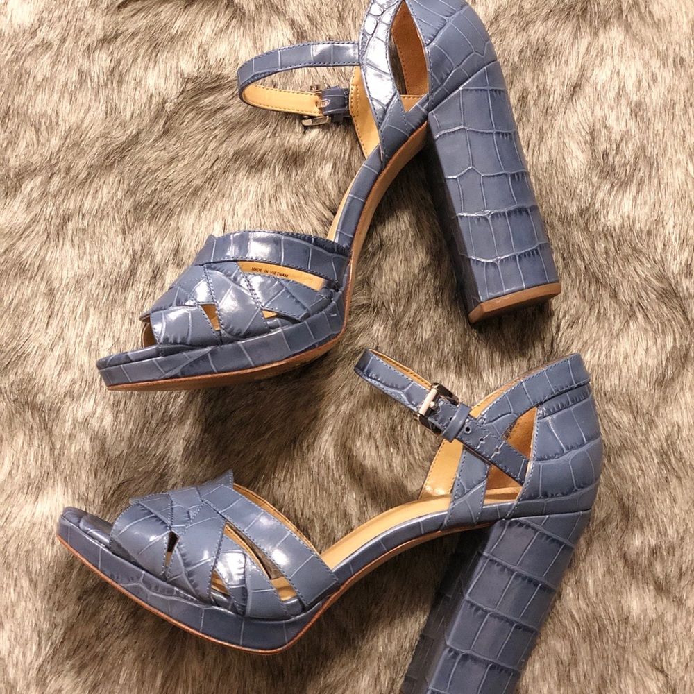 Beautiful Blue Michael Kors Heels